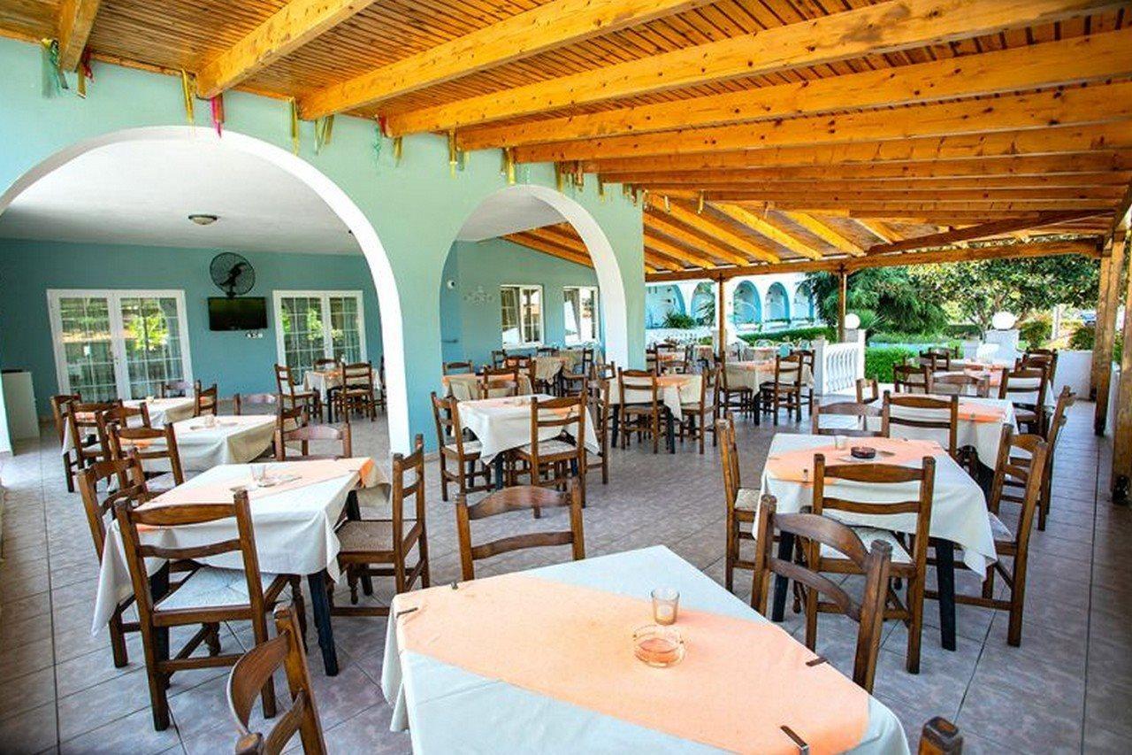 פרבזה Eleni Hotel מראה חיצוני תמונה